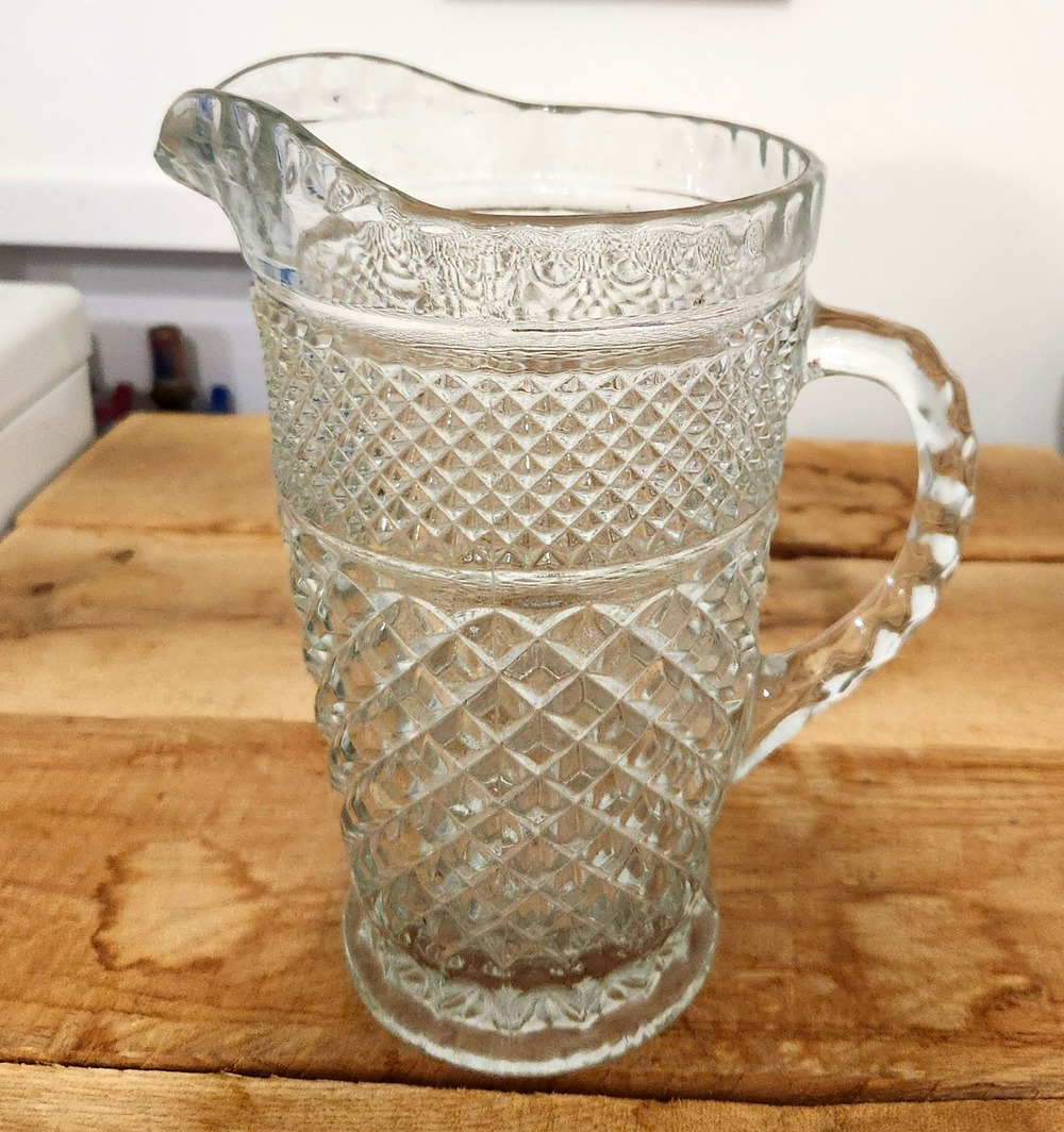 Vintage Anchor Hocking Wexford Glass Diamond Pattern Pitcher 64 oz